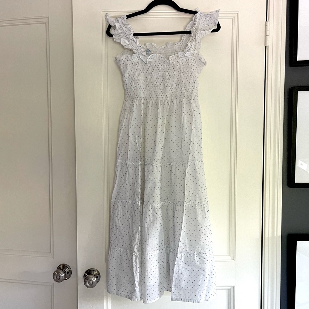 Hill House Ellie Nap Dress in Swiss dot white. Size XS